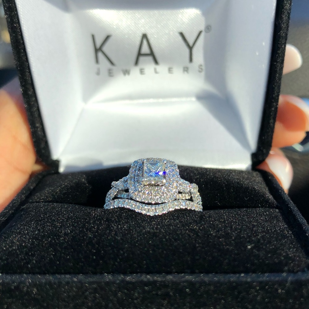 Diamond wedding and engagement ring
